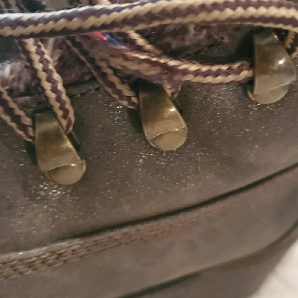 Short‎ booties